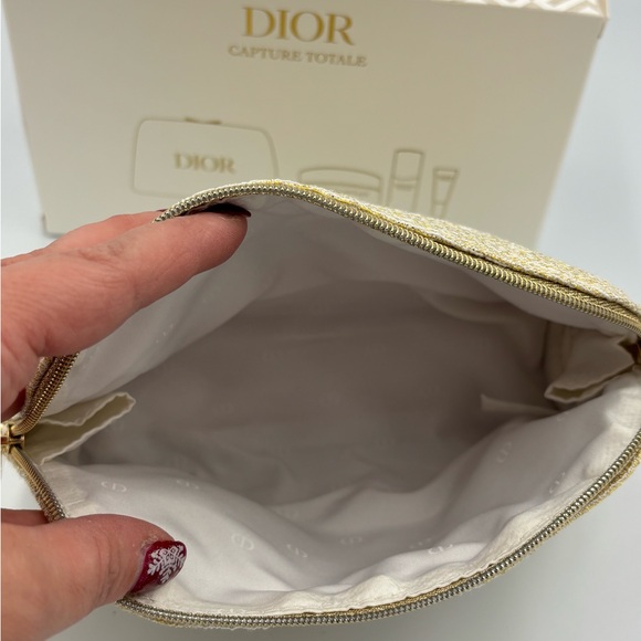Dior makeup pouch and box (no products) - Picture 5 of 5